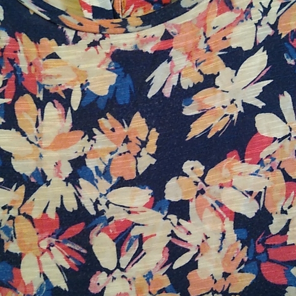 Women's size Large Liz Claiborne flowy floral top - Picture 3 of 5